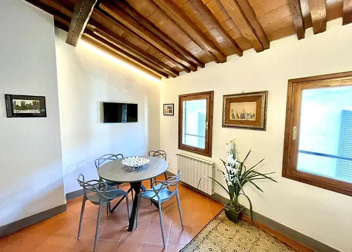 Charming Apartment In The Very Heart Of Florence